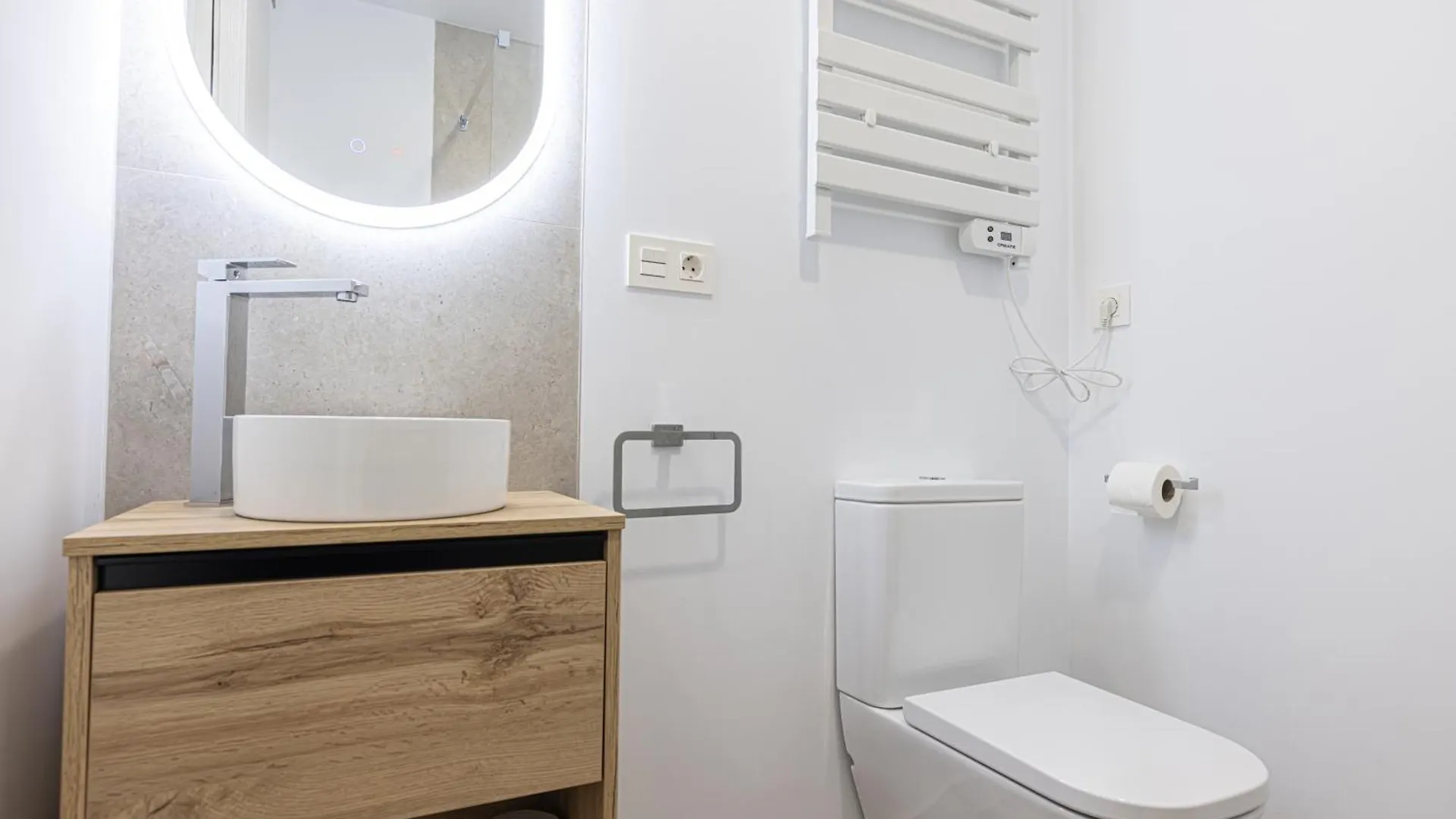 Holidays. Rosebud. 3 Dormitorios & Parking. 8 Personas Sierra Nevada Spanien